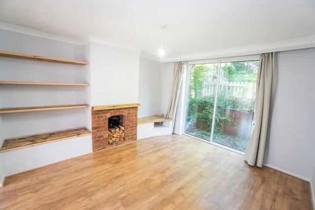New Road Close, High Wycombe, HP12, photo 2