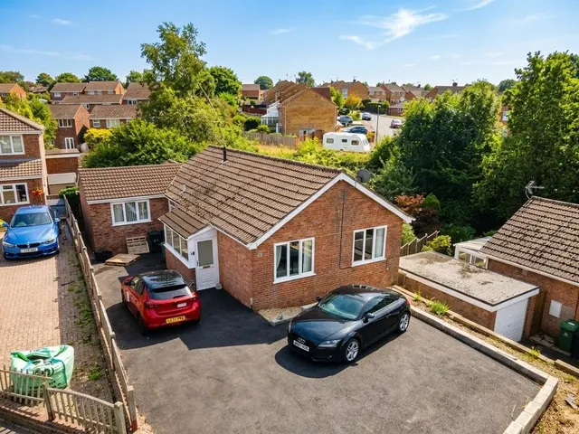 Woodland Rise, Lydney, photo 1