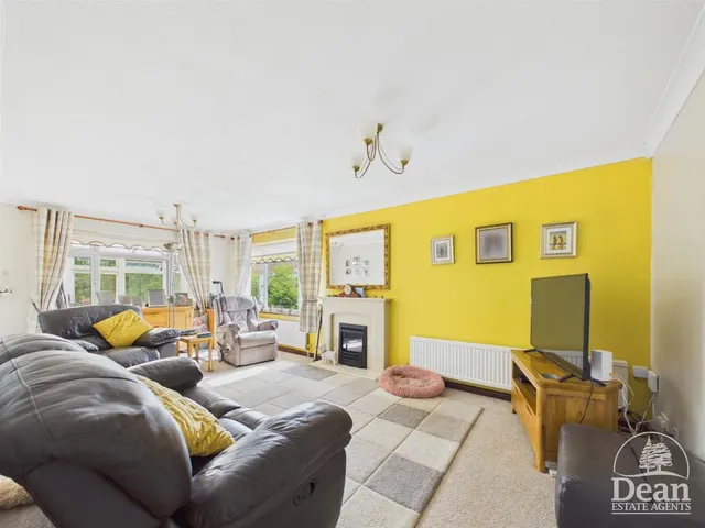 Photo 3 — Woodland Rise, Lydney