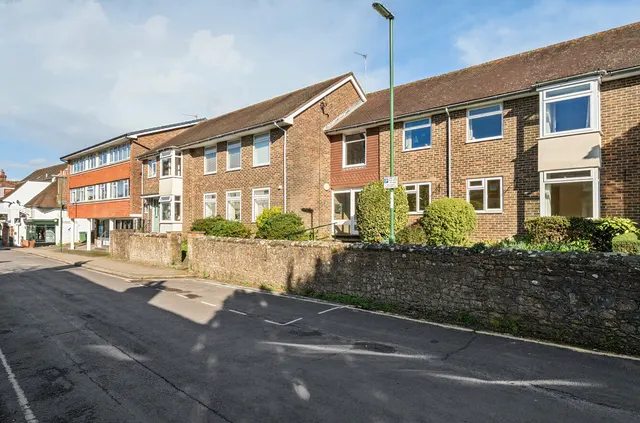 Storrington, RH20 4LH, photo 1