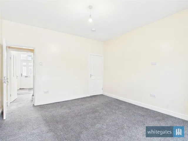 Abingdon Street, Bradford, BD8, photo 3