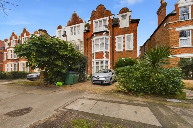 Bouverie Road West, Folkestone, photo 1