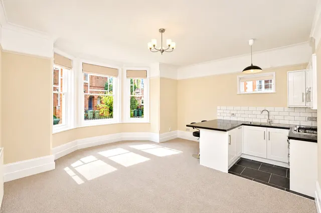 York Road, Guildford, GU1, photo 2