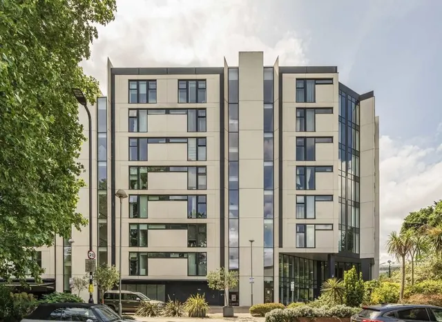 Colonial Drive, Chiswick, W4, photo 1