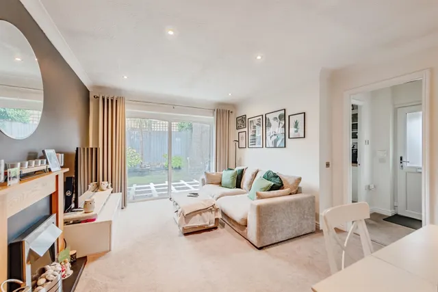 Mill Lane, Merstham, RH1, photo 2