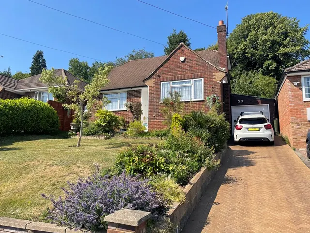 Terryfield Road, High Wycombe HP13 7RX, photo 1