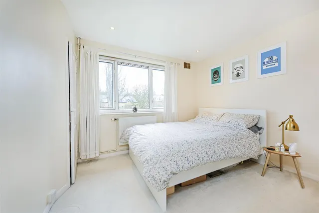 Beverley Road, Barnes, SW13, photo 3