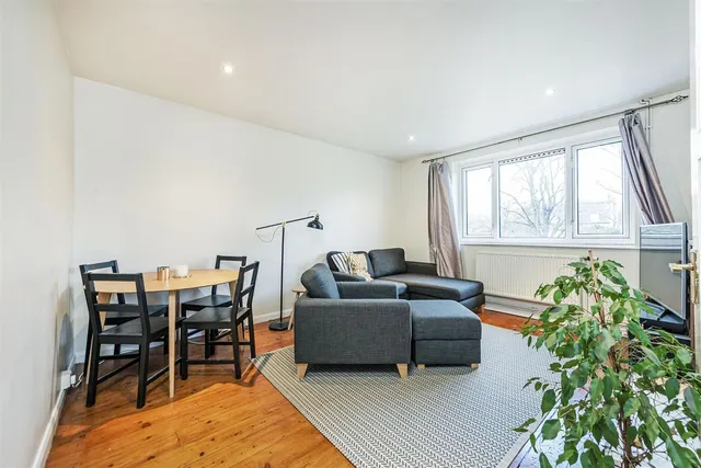 Beverley Road, Barnes, SW13, photo 1