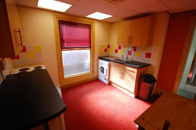 Victoria Road, Burton upon Trent, DE14, photo 2
