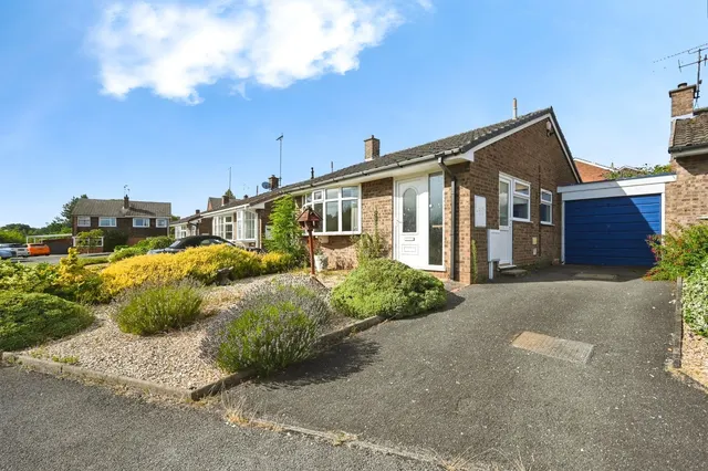 St. Peters Drive, Rainworth, Mansfield, Nottinghamshire, NG21, photo 1