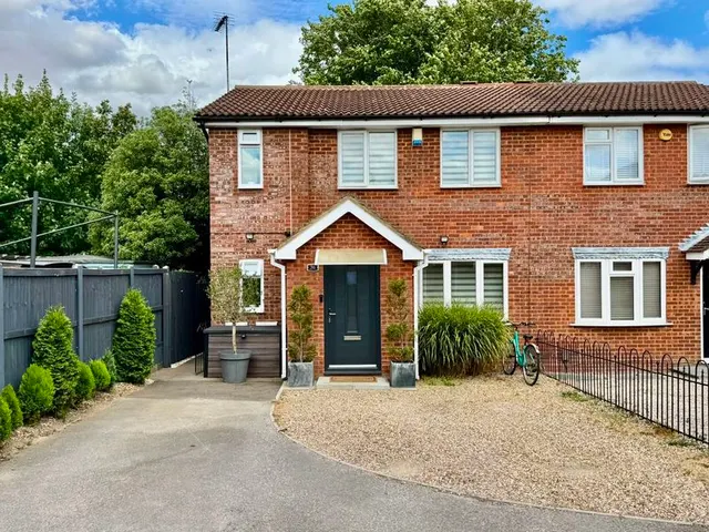 Milton Way Houghton Regis, Dunstable LU5 5UE, photo 1