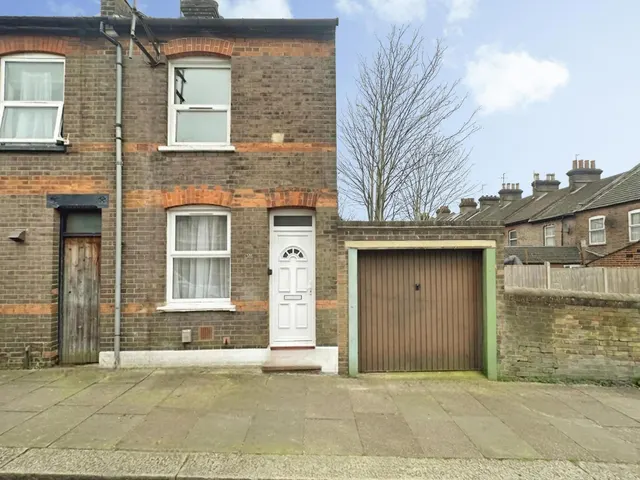 Cowper Street, Luton, LU1, photo 1