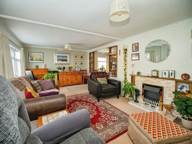 Oaklands Park, Crossways, DT2, photo 2