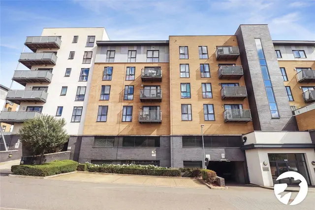 2 bedroom 2 bedroom property, Little Brights Road, Belvedere, DA17