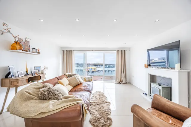 Exceptional Townhouse in Gorleston wi, photo 3
