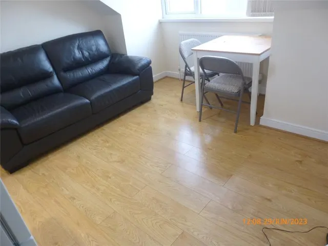 Newport Road, Roath, CF24, photo 2