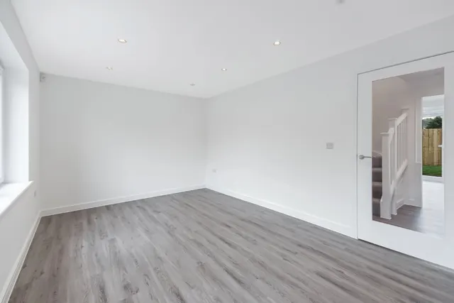 Photo 2 — Floorsburn Crescent, Johnstone, Renfrewshire, PA5