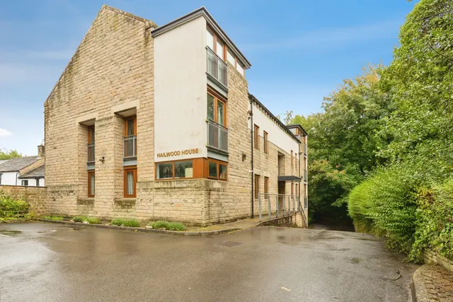Hailwood House, Bollington, photo 1