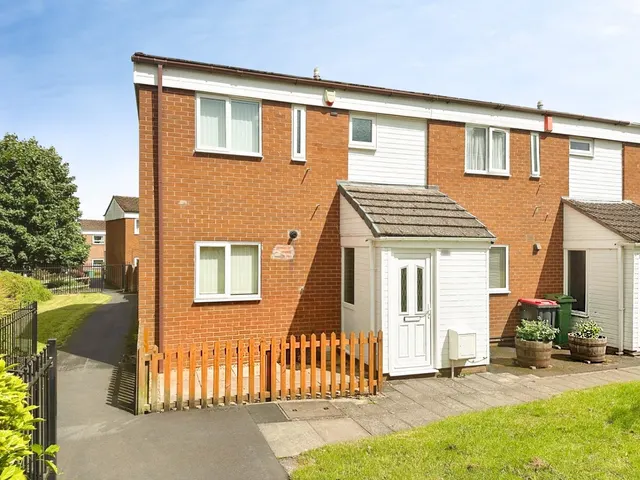 Burford, Brookside, Telford TF3 1LH, photo 1