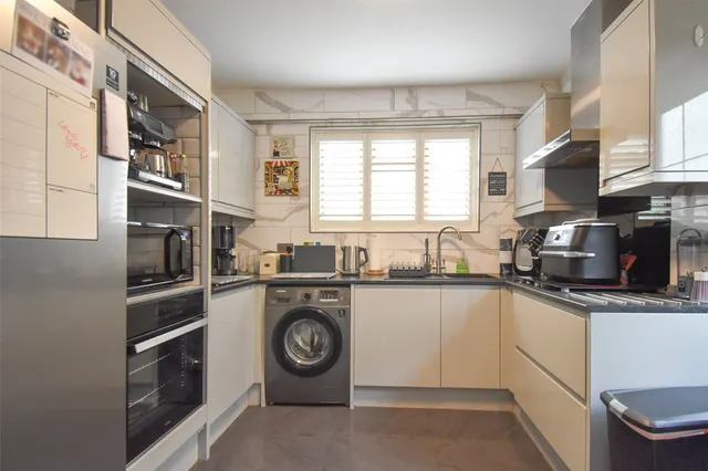 Photo 3 — Ainger Close, Aldershot, Hampshire, GU12 4SS