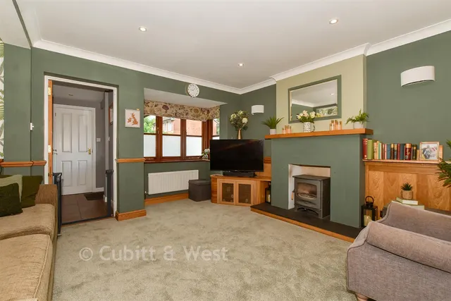 Singleton Road, Broadbridge Heath, RH12, photo 2