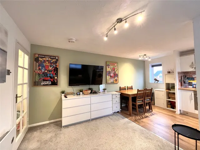 Redford Close, Feltham, TW13, photo 3