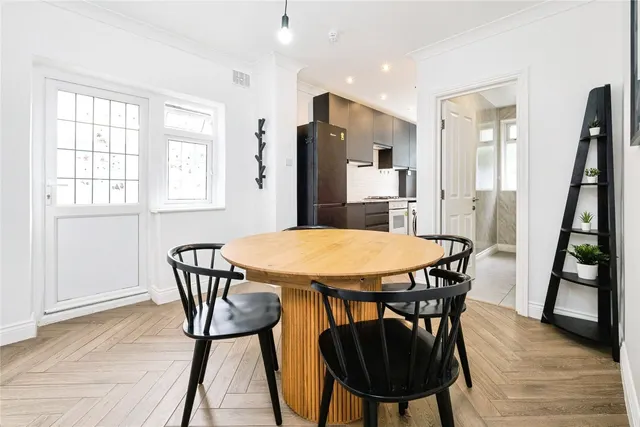 Clements Road, East Ham, London, E6, photo 1
