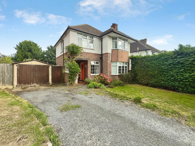 West Avenue, Farnham, Surrey, GU9 0RH, photo 1