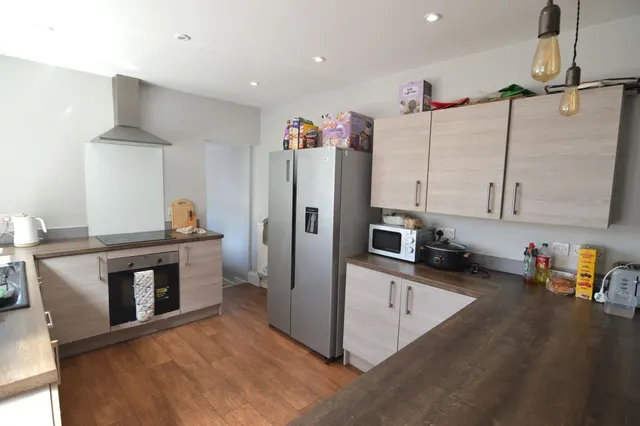 Photo 3 — Welholme Road, Grimsby, North East Lincolnshire, DN32 0NQ