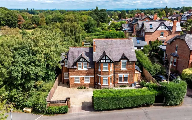 Whitbarrow Road, Lymm, Cheshire, WA13 9AF, photo 1