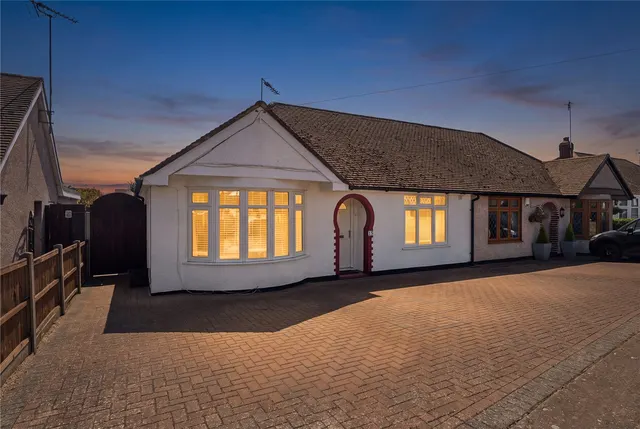 Laburnum Avenue, Wickford, SS12, photo 1