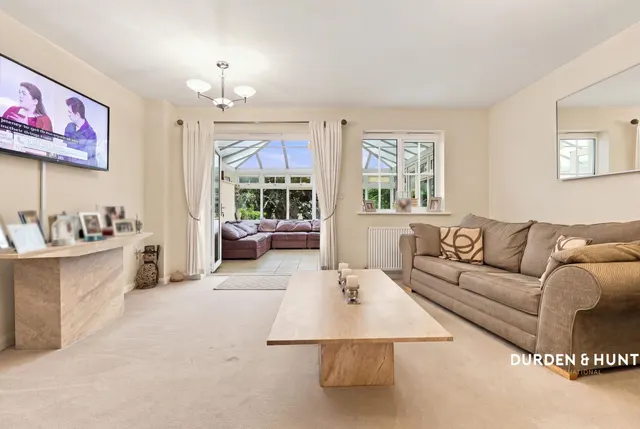 Retreat Way, Chigwell, IG7, photo 3
