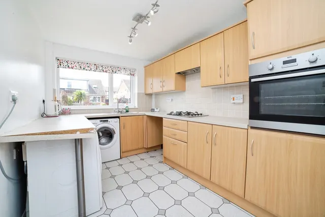 Photo 2 — Lamond Close, Mansfield, Nottinghamshire, NG19