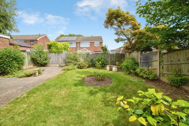 Photo 3 — Lamond Close, Mansfield, Nottinghamshire, NG19