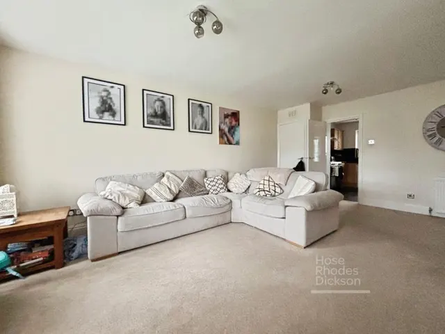 Mayfield Drive, Newport, PO30, photo 3