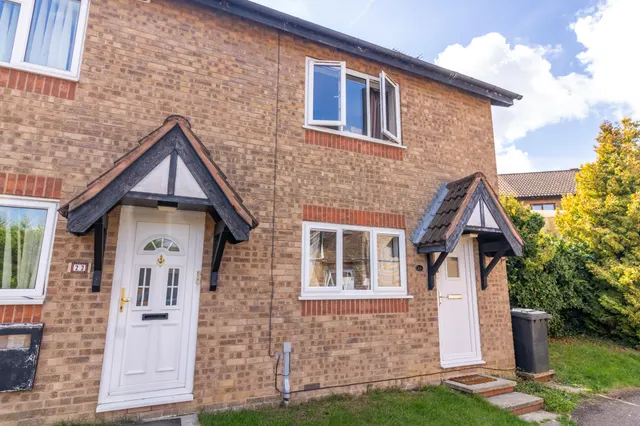 Hollowtree Road, Hamilton, Leicester, Leicester, LE5 1TH, photo 1