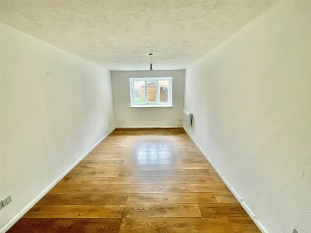 Cook Square, Erith, DA8, photo 2