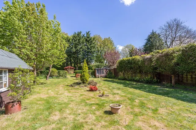 Photo 3 — 14 Layters Way, Gerrards Cross, SL9