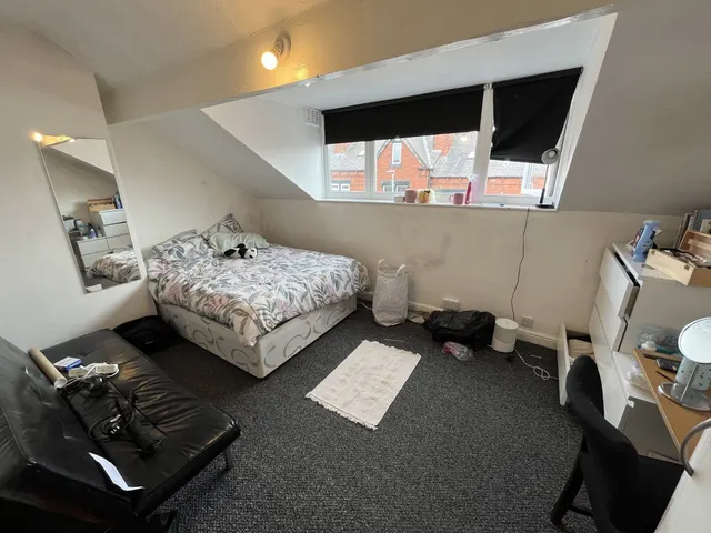 Hartley Grove, Woodhouse, LS6, photo 3