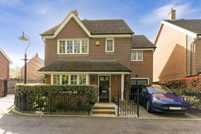 Brightwen Grove, Stanmore, HA7, photo 1