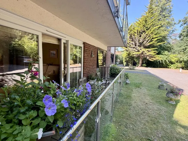 Western Road, BH13, photo 1
