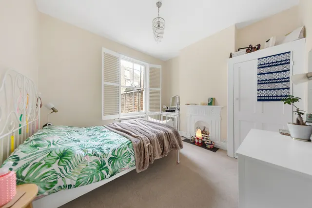 Photo 3 — 13b Emu Road, London