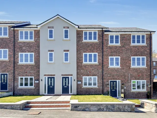 Old Chester Road, Holywell, CH8, photo 1