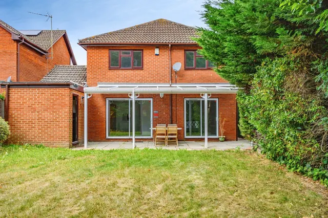 Tudor Manor Gardens, Watford, WD25, photo 2