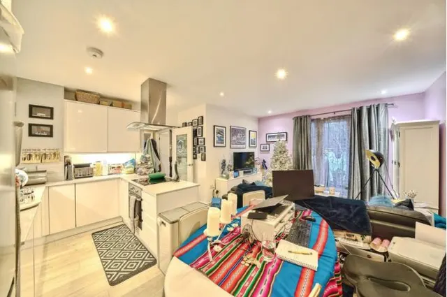Photo 2 — 76 Sidmouth Avenue, Isleworth