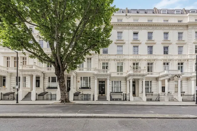 3 bedroom flat — Inverness Terrace, Bayswater, London, W2