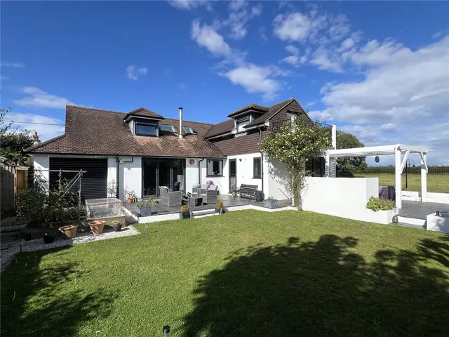 Northover Road, Pennington, Lymington, Hampshire, SO41 8GW, photo 1