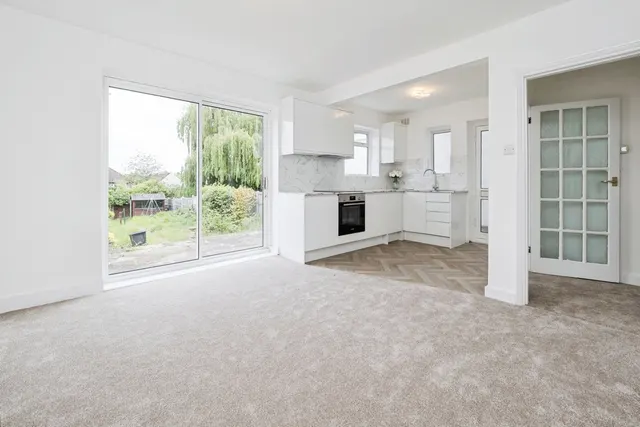 Photo 2 — Goldings Road, Loughton, Essex, IG10