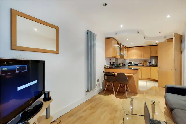 Millharbour, London, E14, photo 2