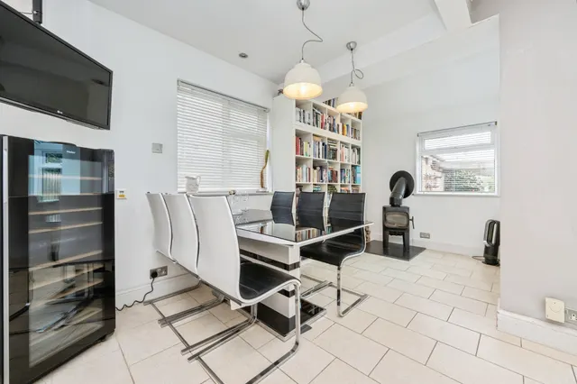 Abbey Road, Bedford, MK41, photo 3
